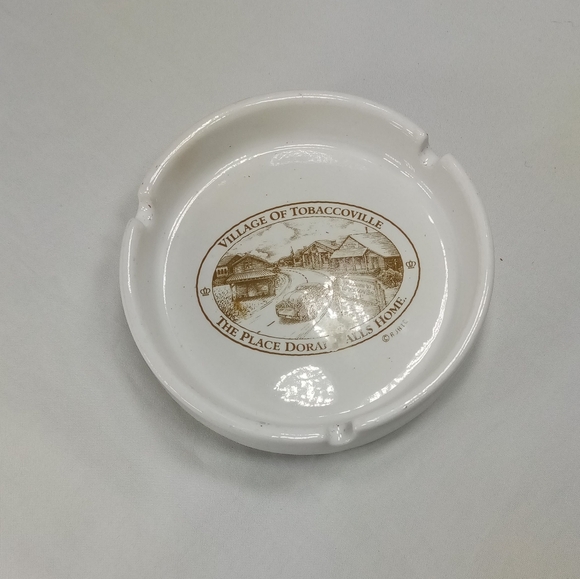 Vintage Village Of Tobacco Villegas North Carolina Souvenir Ashtray - Picture 5 of 7